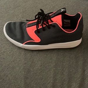 Jordan Eclipse. size 6.5y or 8 womens